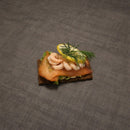 Smörrebröd- Kallrökt lax, räkor & pepparrotscréme